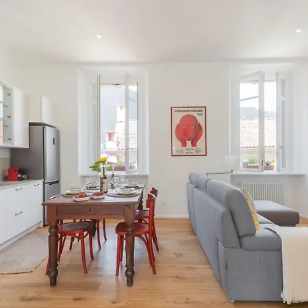 Rooftop Nest In Center By Rent Apartment Como